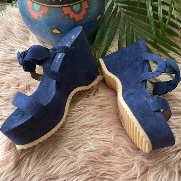 Denim Wedges ๐คฉ - Picture 9 of 9